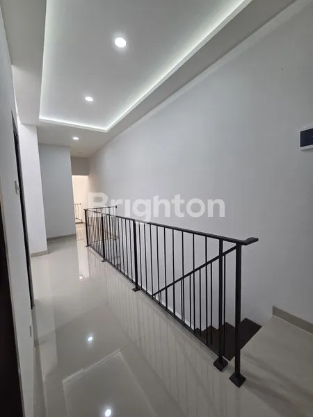 image RUMAH BARU CANTIK 3 LANTAI TAMAN RATU  (7)
