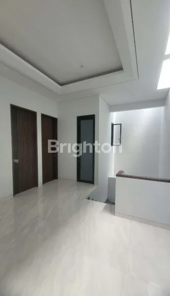 image RUMAH MODERN MINIMALIS HOOK DI MANYAR  (5)