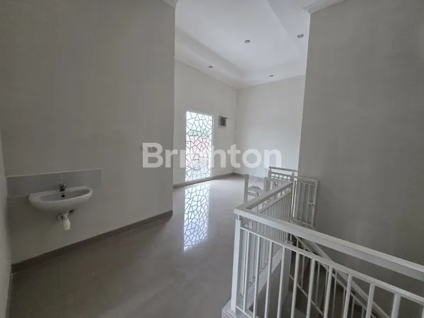 image RUMAH SIAP HUNI 2 LT DEKAT TRANSMART RUNGKUT DAN DEKAT RUNGKUT INDUSTRY UPN & TOLL JUANDA SERTA RAYA MERR (7)