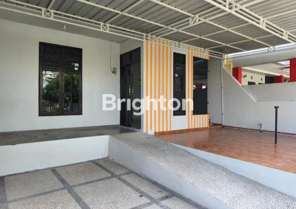 image DIJUAL RUMAH VIEW TAMAN LOKASI TENGAH KOTA BERNUANSA MINIMALIS LOKASI DALAM PERUMAHAN SEPINGGAN PRATAMA AMAN NYAMAN HARGA NEGO (2)