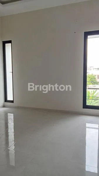 image RUMAH BARU MINIMALIS DI NGINDEN  (7)