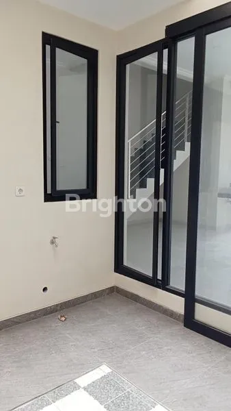 image RUMAH BARU MINIMALIS DI NGINDEN  (6)