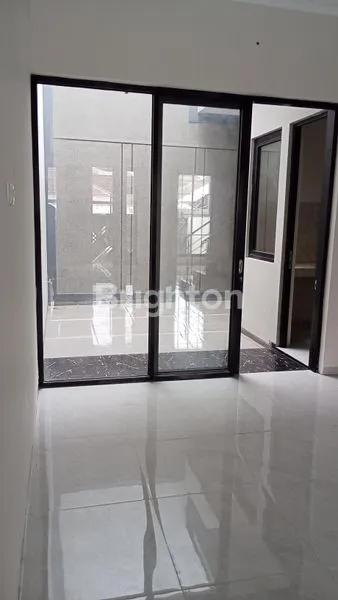 image RUMAH BARU MODERN MINIMALIS MANYAR  (7)