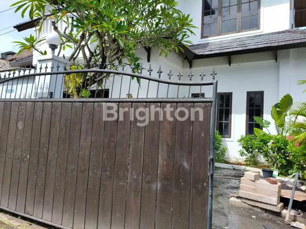 image SEWA VILLA MEWAH 3 KT, LT 300M² LB 200M² DI KEROBOKAN (2)