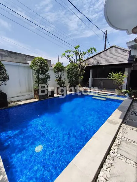 image SEWA VILLA MEWAH 3 KT, LT 300M² LB 200M² DI KEROBOKAN (1)