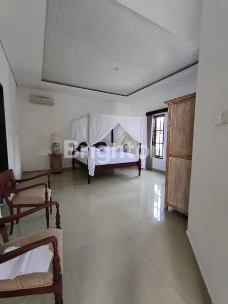 image SEWA VILLA MEWAH 3 KT, LT 300M² LB 200M² DI KEROBOKAN (4)