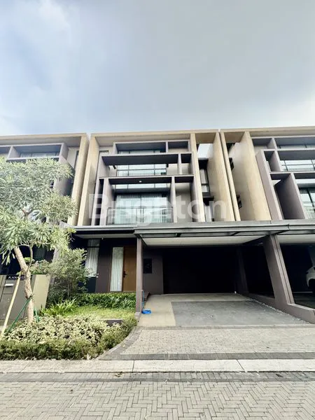 image RUMAH MEWAH ZORA, BARU GRESS, BONUS KITCHEN & CURTAIN PREMIUM (1)