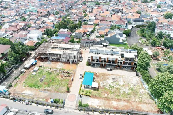 image RUMAH MEWAH 2 LT PURI KEMBANGAN (3)