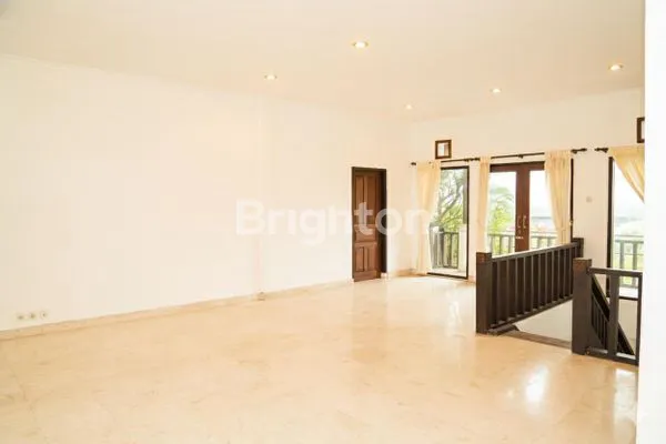 image DIJUAL RUMAH MEWAH + SWIMMING POOL – LOKASI PREMIUM IMAM BONJOL  (3)