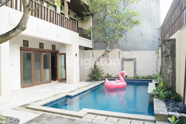 image DIJUAL RUMAH MEWAH + SWIMMING POOL – LOKASI PREMIUM IMAM BONJOL  (7)