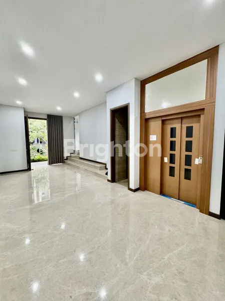image RUMAH MEWAH ZORA, BARU GRESS, BONUS KITCHEN & CURTAIN PREMIUM (7)
