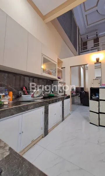 image RUMAH SUNTER BAGUS 3 LT TERAWAT JALAN LEBAR JAKARTA UTARA (2)