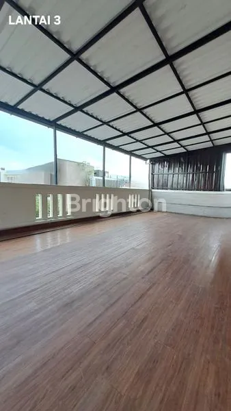 image RUMAH SUNTER BAGUS 3 LT TERAWAT JALAN LEBAR JAKARTA UTARA (5)