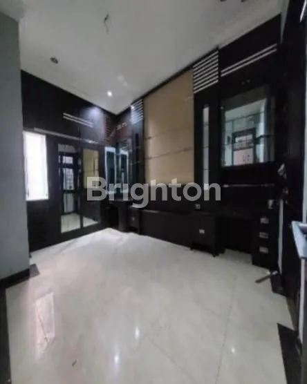 image RUMAH DIJUAL DI PERUM ROYAL REGENCY MOJOKERTO (3)