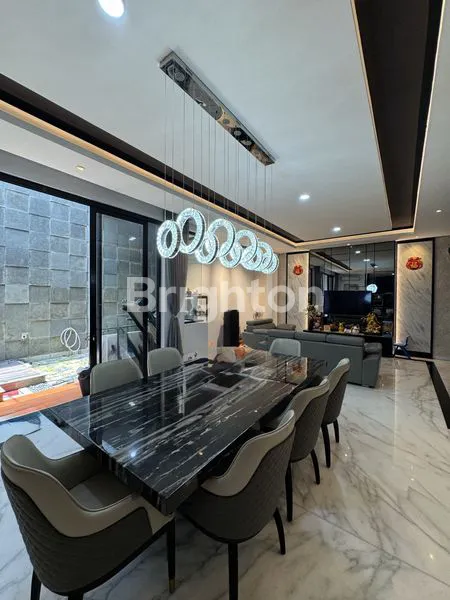 image JUAL CEPAT, RAYA GOLDFINCH THE SPRINGS, FULL RENOVASI, MARMER (2)