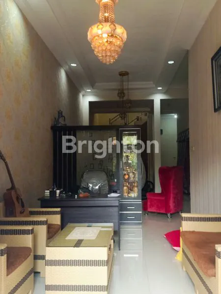 image RUMAH SIAP HUNI 2 LANTAI DI KAWASAN STRATEGIS SAWOJAJAR, MALANG (4)