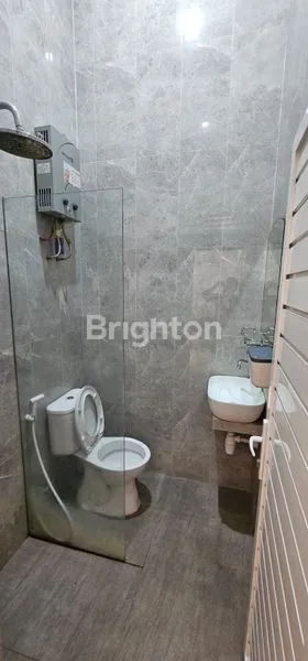 image TERMURAH DI KELASNYA, RUMAH 2 LANTAI FULLY FURNISHED DI PERMATA ROYAL GARDEN, MALANG – NYAMAN & SIAP HUNI (5)