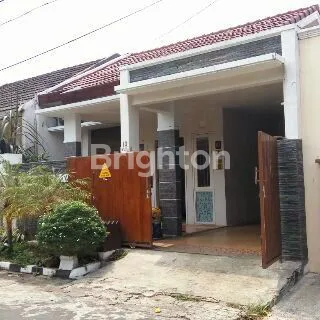 image RUMAH 2 LANTAI DENGAN 3 KAMAR DI SULFAT AGUNG MALANG (1)