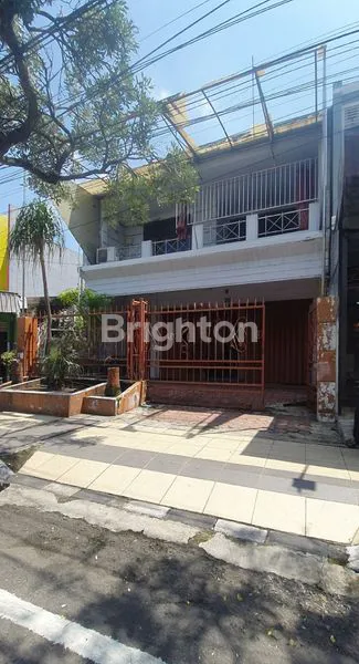 image RUMAH 2 LANTAI SIAP HUNI DI PUSAT KOTA LAMONGAN (1)