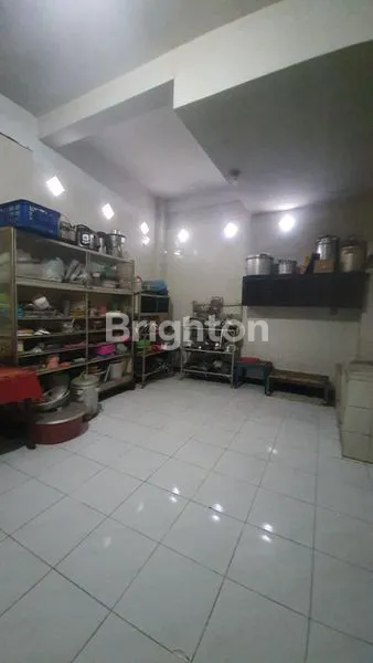 image RUMAH 2 LANTAI SIAP HUNI DI PUSAT KOTA LAMONGAN (4)