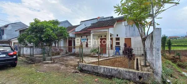 RUMAH GANDENG 2-IN-1 DI TAMAN PESONA SITUGUNUNG