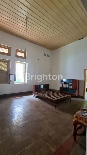 image DIJUAL RUMAH KLASIK DI MADIUN (5)