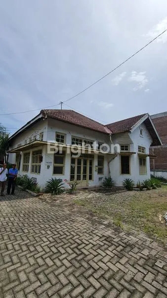 image DIJUAL RUMAH KLASIK DI MADIUN (1)