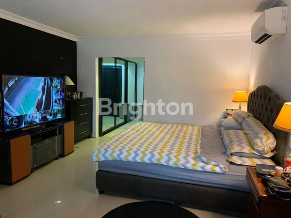 image RUMAH SEKALIGUS TEMPAT USAHA DI CIPUTAT TANGERANG SELATAN (2)