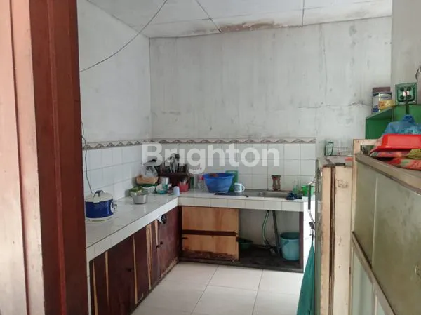 image RUMAH LUAS DAN STRATEGIS PINGGIR JALAN BESAR DI SEMARANG BARAT (8)