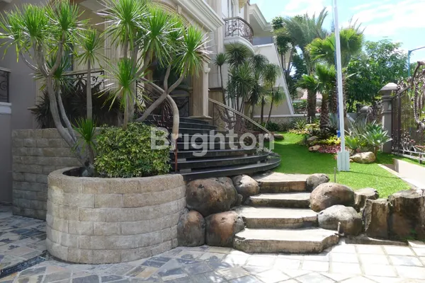 image TERMURAH RUMAH MEWAH CLASSIC GRAHA FAMILY GOLF VIEW SURABAYA (3)