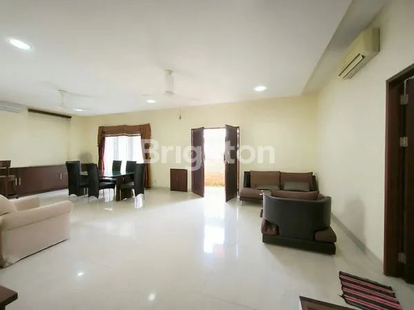 image VILLA 2 LANTAI 2 BR FULLY FURNISHED DENGAN ROOFTOP DI MUMBUL (2)