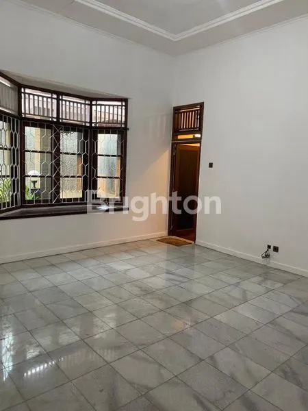 image RUMAH MEWAH SEMI FURNISH JAKA PERMAI (5)