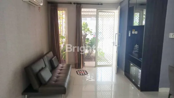 image RUMAH GRAND PAKUWON CLUSTER ADELAIDE FULL FURNISH 2 LANTAI SIAP HUNI TANDES SURABAYA BARAT (2)