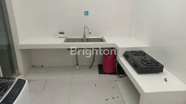 image RUMAH GRAND PAKUWON CLUSTER ADELAIDE FULL FURNISH 2 LANTAI SIAP HUNI TANDES SURABAYA BARAT (5)