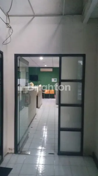 image KANTOR 2 LANTAI LOKASI STRATEGIS, NOL JALAN RAYA PRAPEN JEMURSARI (1)