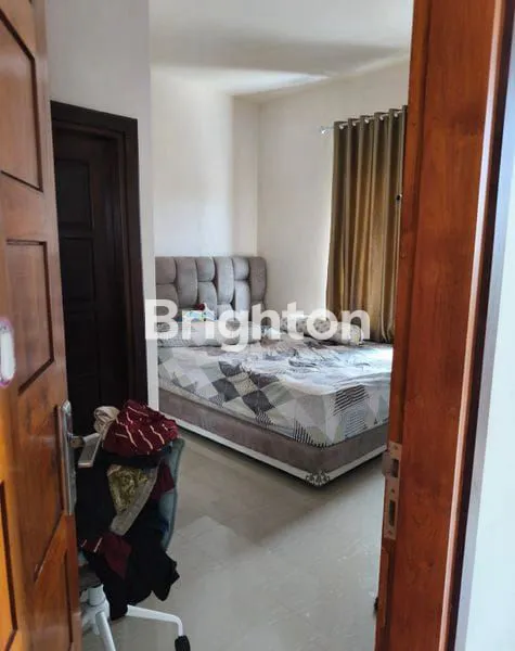 image DIJUAL RUMAH CANTIK POSISI HOOK FULLFURNISH TENGAH KOTA BERNUANSA MINIMALIS LOKASI DALAM PERUMAHAN SEPINGGAN PRATAMA  AMAN NYAMAN HARGA NEGO (3)