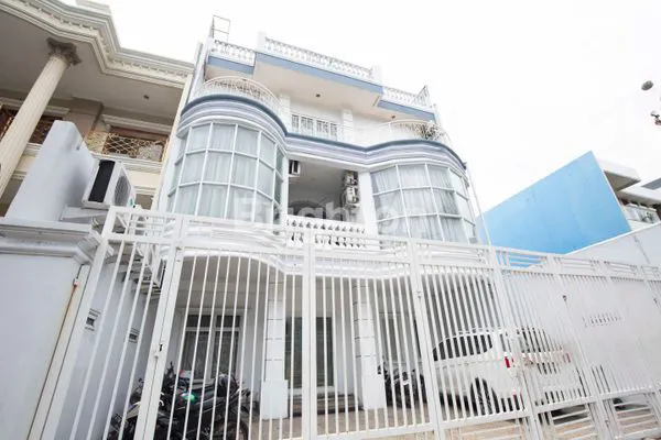 image RUMAH PREMIUM 4 LANTAI DI CITRA 2 EXT, LT 200M² (1)