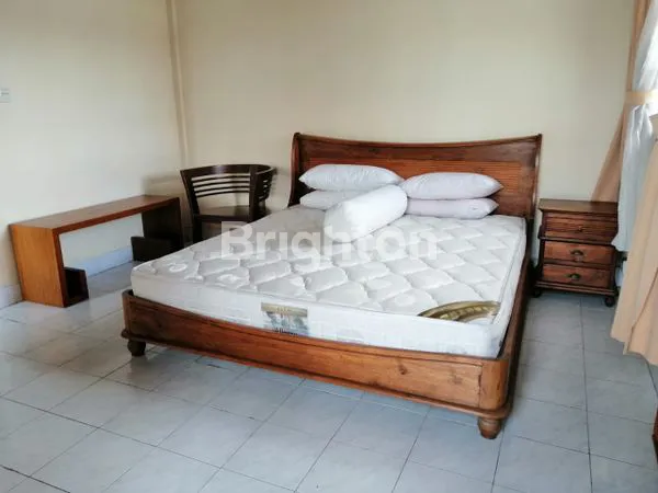 image RUMAH MEWAH 2 LANTAI DI RENON – LT 400 M², 5 KAMAR, TAMAN LUAS (6)