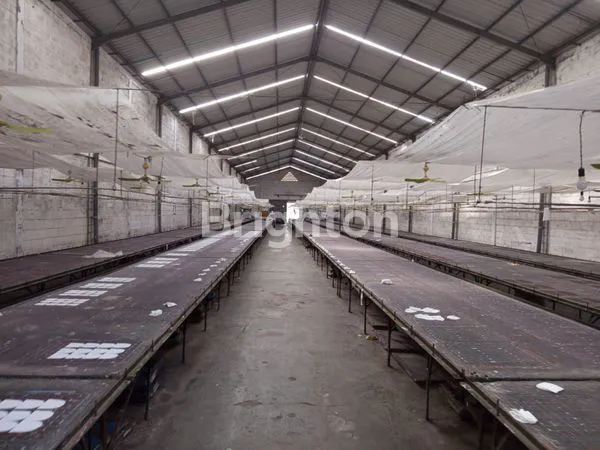 image GUDANG / PABRIK GARMEN AKTIF SIAP PAKAI – SHM, LT 1.870 M² (3)
