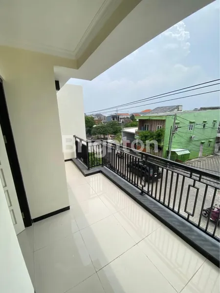 image DIJUAL RUMAH RAYA MEDOKAN TAMBAK (7)