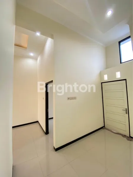 image DIJUAL RUMAH RAYA MEDOKAN TAMBAK (5)