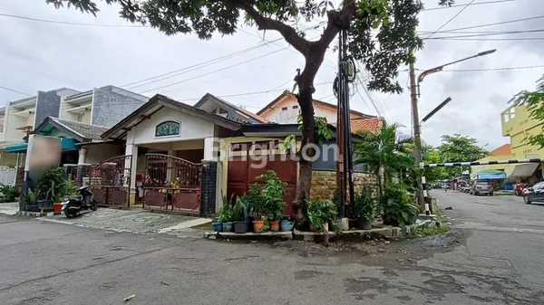 image TURUN HARGAA!!!  RUMAH SIAP HUNI HOOK LOKASI RUNGKUT ASRI SURABAYA (3)