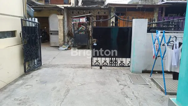 image RUMAH DALAM GANG MASIH BISA DI LEWATI MOBIL  KOJA JAKUT PRIUK  (2)