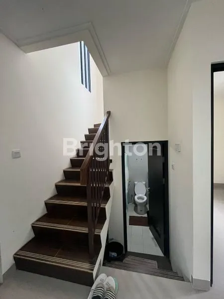 image RUMAH 2 LANTAI SEMI FURNISHED ASRI NYAMAN SEJUK DI RANCAMAYA REAL ESTATE BOGOR (3)
