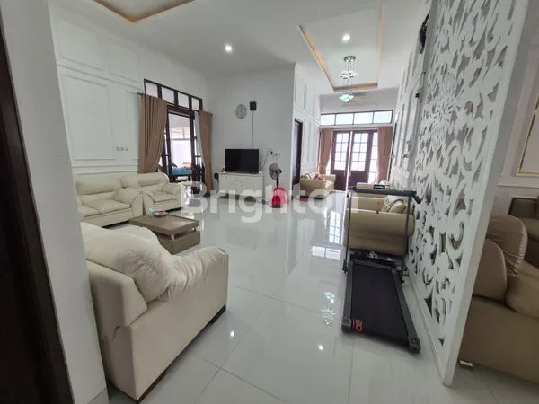 image RUMAH MEWAH JOGLO STRATEGIS PINGGIR JALAN DEKAT KIDFUNS YOGYAKARTA (7)