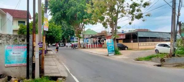 image LAHAN STRATEGIS 1.230 M²,SHM  COCOK UNTUK USAHA DI ENGGAL (3)