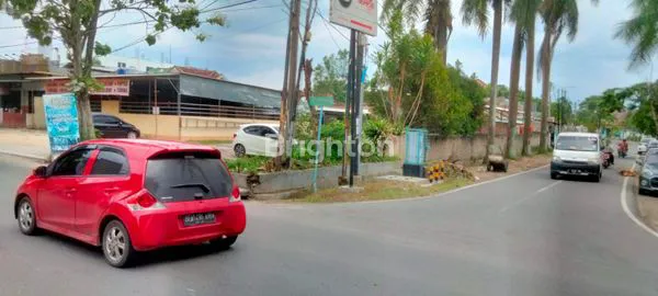 image LAHAN STRATEGIS 1.230 M²,SHM  COCOK UNTUK USAHA DI ENGGAL (5)