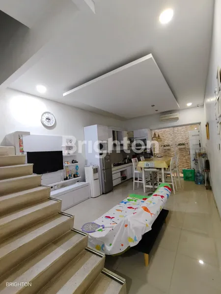 image RUMAH SEMI FURNISH DURI KEPA ROW 2 MOBIL. JAKARTA BARAT (2)