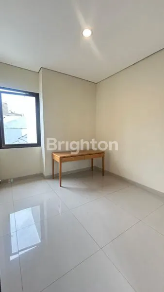 image RUMAH 2 LANTAI RAPIH SIAP HUNI CLUSTER MAYFIELD (7)