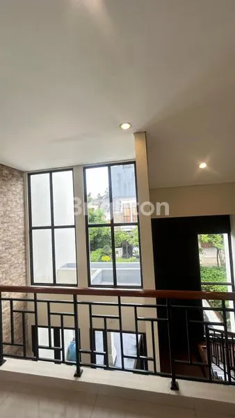 image RUMAH 2 LANTAI RAPIH SIAP HUNI CLUSTER MAYFIELD (6)